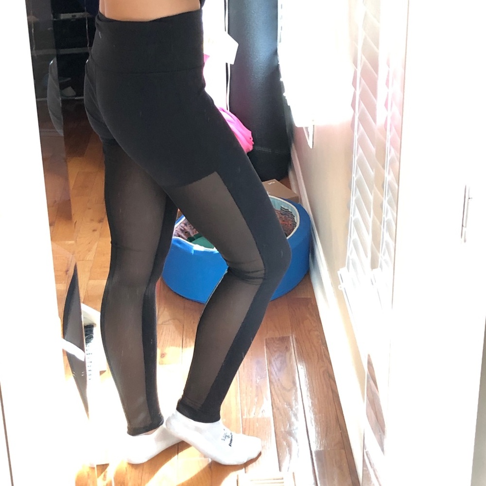 Lululemon. tights. Size 8. Mesh back. 29” inseam